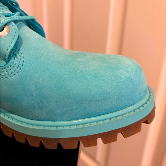 Turquoise Timberland boots - youth size 4.5 - nearly new condition - Picture 3 of 7